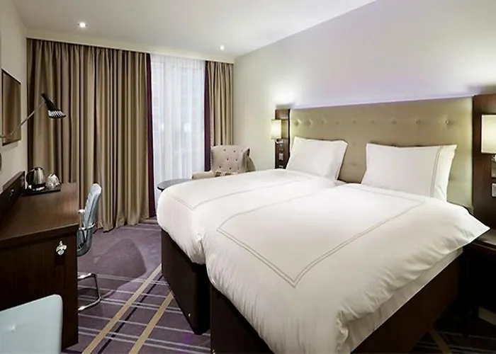 Premier Centre Hotel 3*