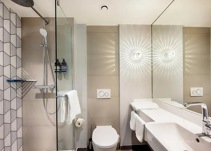 Premier Centre Hotel 3*